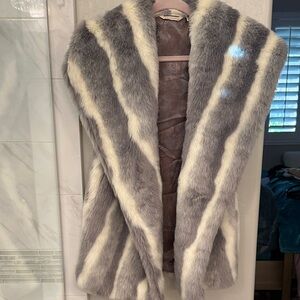 Soft Surroundings Elegant Gray and Cream Vest